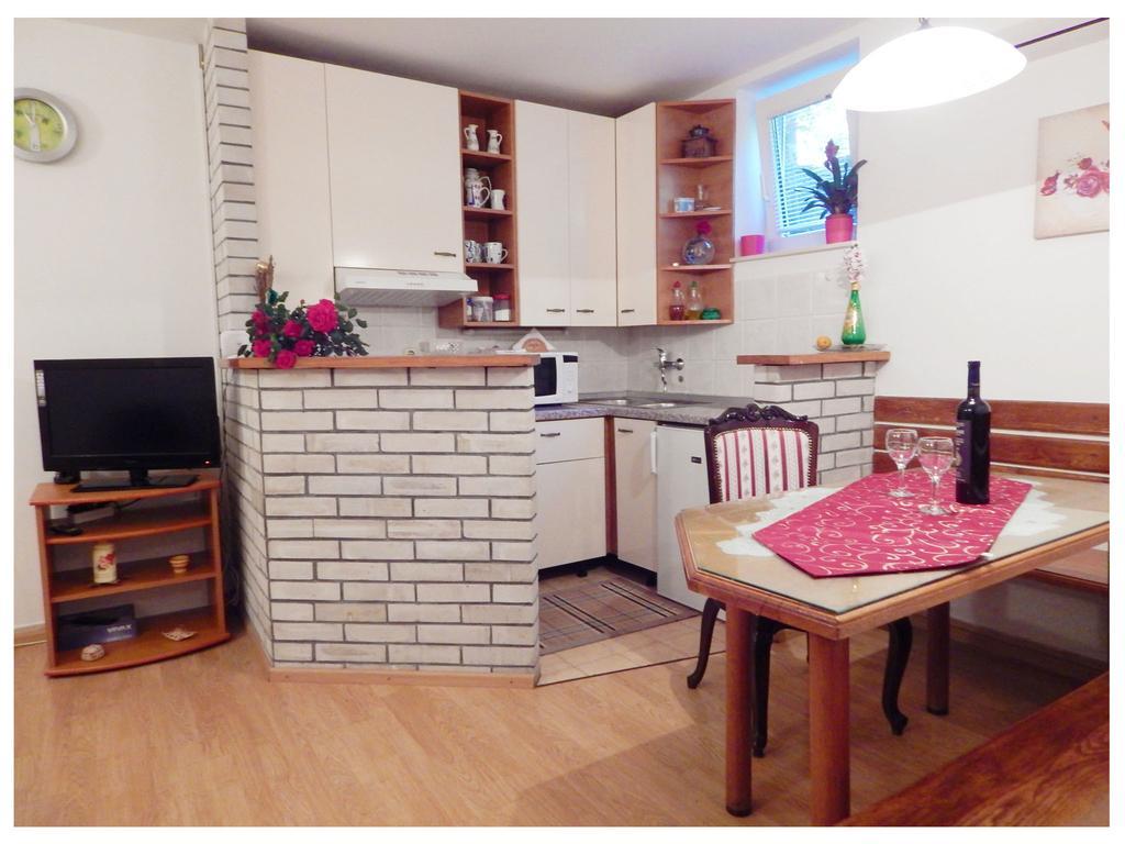 Apartments Emi Split Phòng bức ảnh